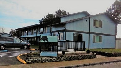 Building Photo - Cottonwood Manor