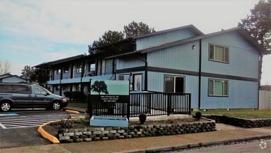 Building Photo - Cottonwood Manor