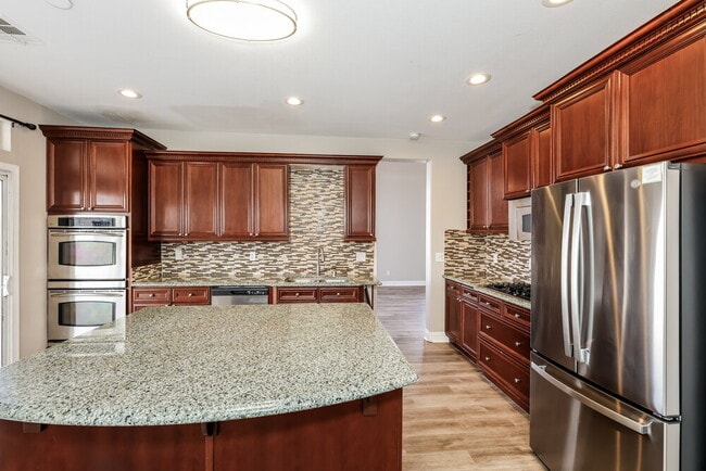 Building Photo - 740 Cam La Paz