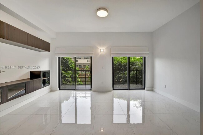 Building Photo - 164 SE 4th Terrace