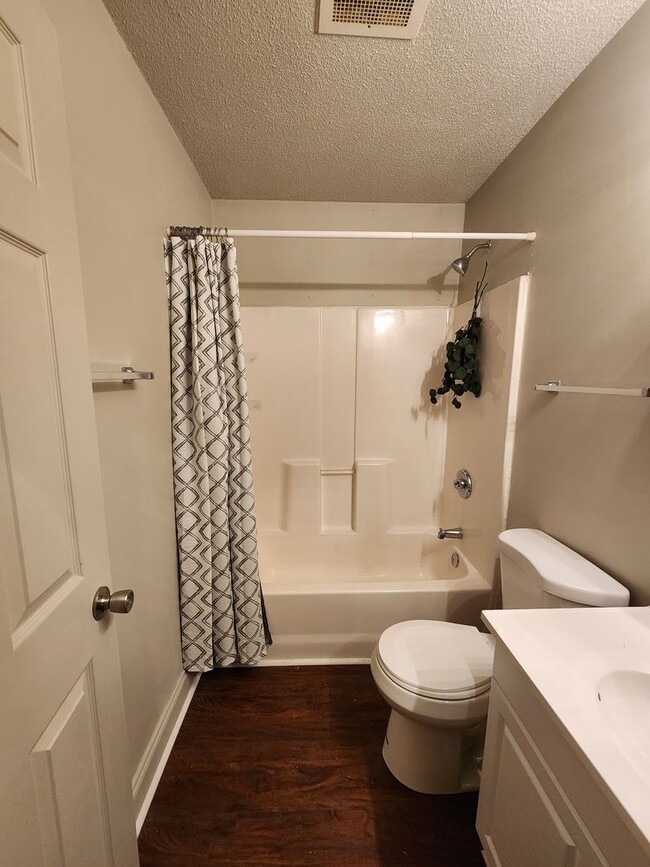 Building Photo - Arden Rental