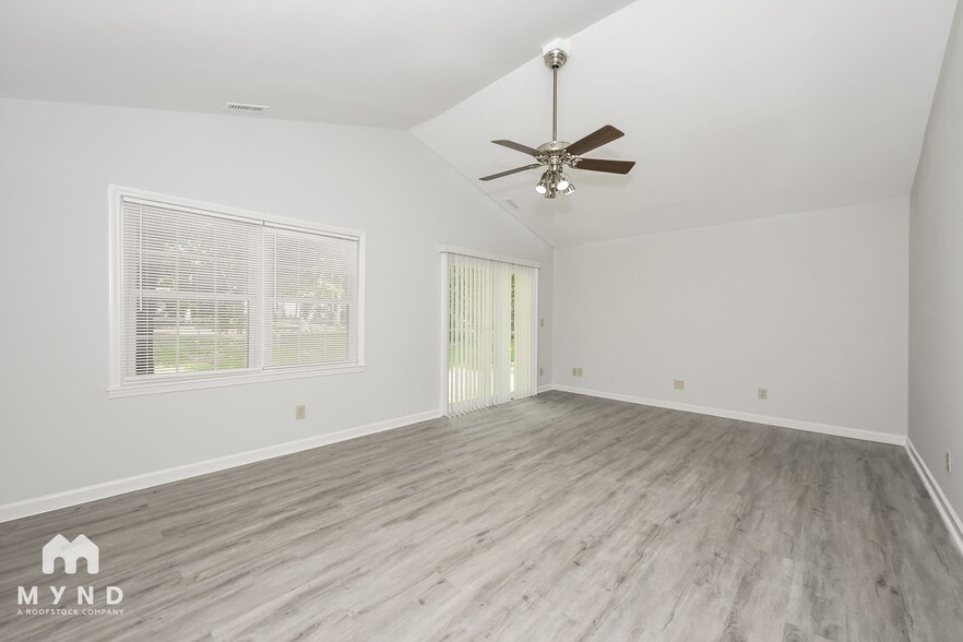 Building Photo - 6208 Stoneyridge Dr