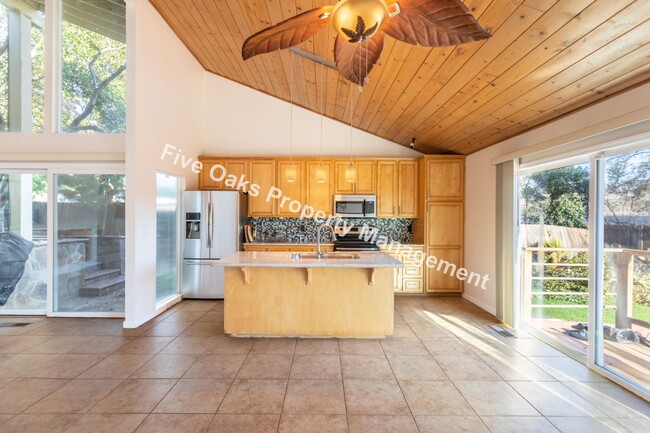 Building Photo - 2815 Stanford Ln