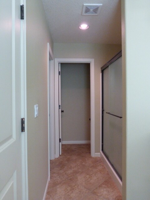 Building Photo - Bethany Town Home Available