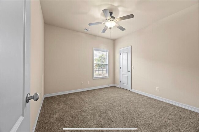 Building Photo - 3802 SW Osprey Dr