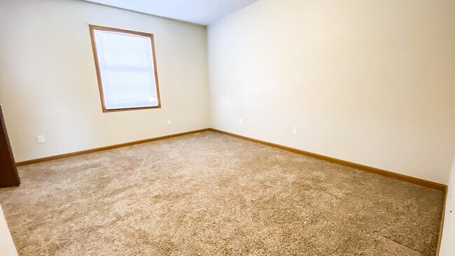 Building Photo - 403 Country Villa Ln