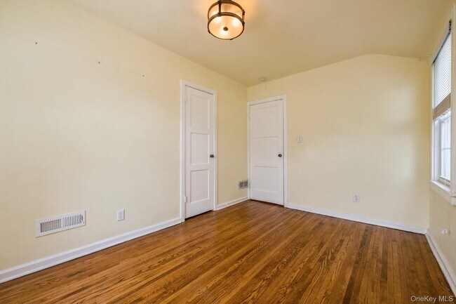 Building Photo - 212 Fernwood Terrace