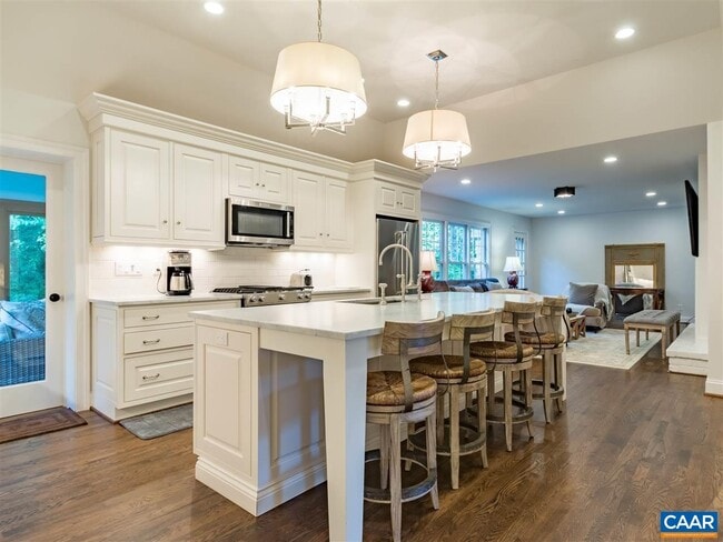 Building Photo - 107 Tally-Ho Dr