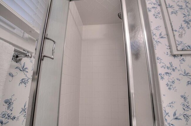 Building Photo - 307 Marian Ave