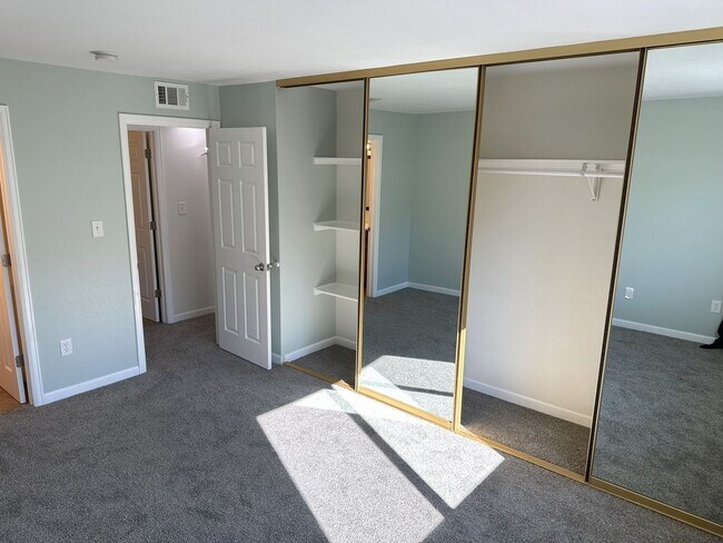 Building Photo - Brandychase at Eastmoor Park 2 Bed 2 Bath Condo!