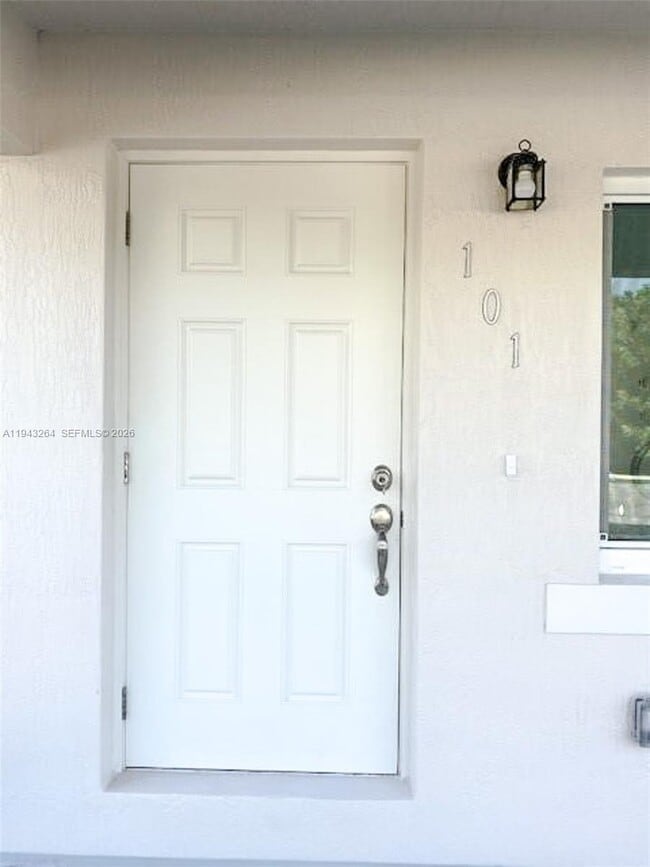 Building Photo - 715 N 59th Ave