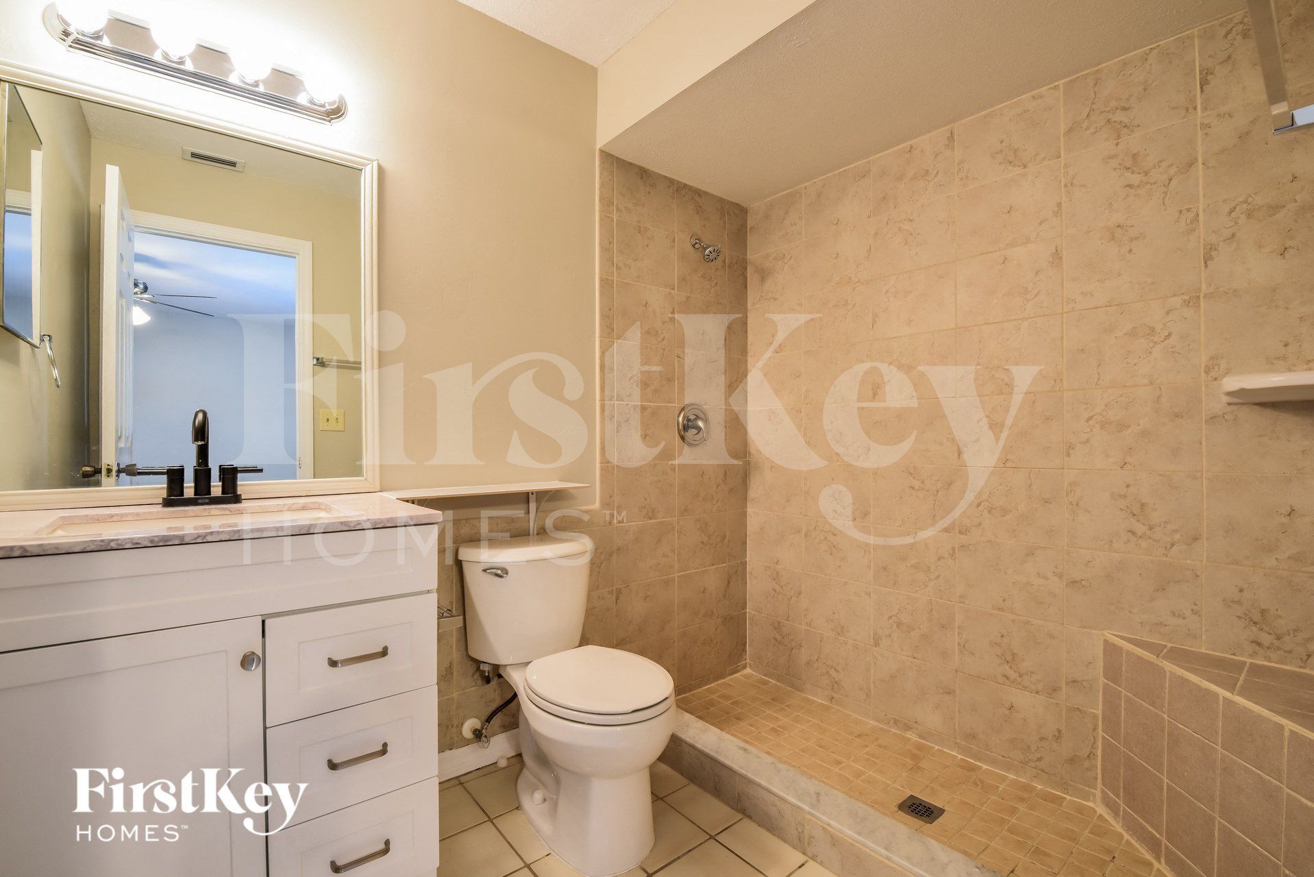 Building Photo - 406 SE 10th Ave