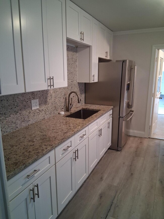 Building Photo - 5815 Garden Ave