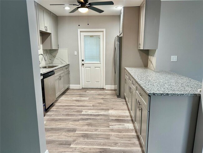 Building Photo - 6032 Sheelin Dr