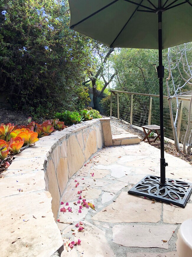 Upper patio access garden stairs - 6123 Scenic Ave