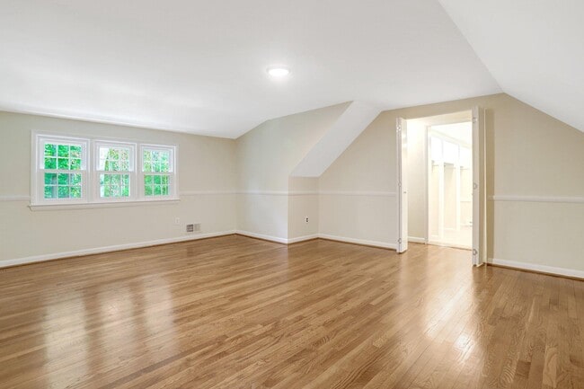 Building Photo - 8005 Candlewood Dr