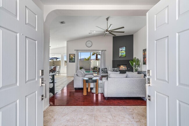 Building Photo - 79535 Dandelion Dr