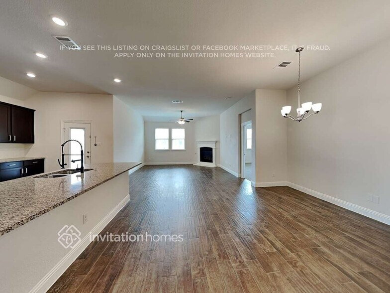 Building Photo - 3112 Aransas Ave