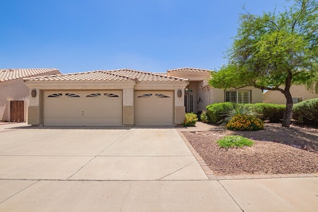 Primary Photo - Gorgeous Winter Retreat - Fully Furnished