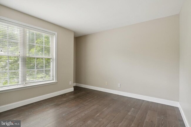 Building Photo - 51 Knickerbocker Ln