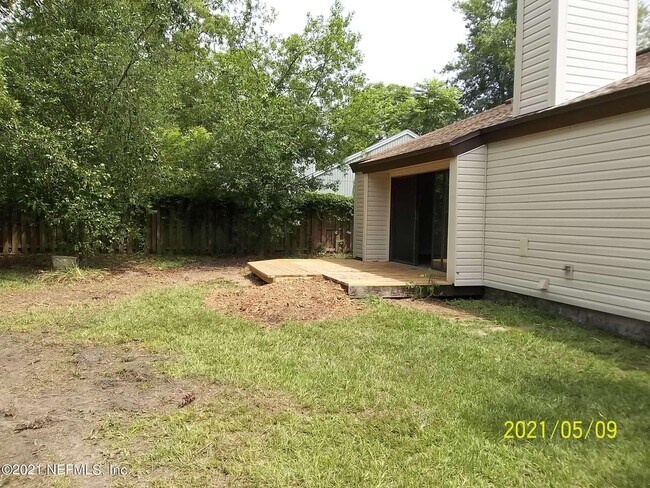 Building Photo - 8072 Kilwinning Ln