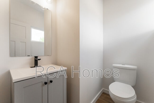 Building Photo - 849 N Rural St