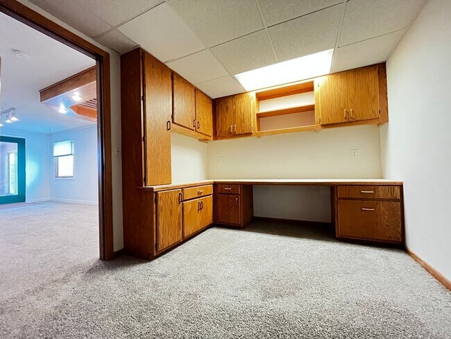 Building Photo - 3508 Flag Ave N