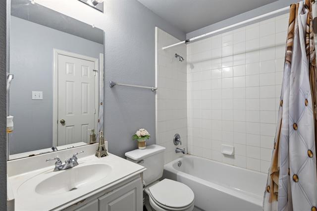 Building Photo - 3480 Daisy Ln