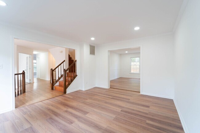 Building Photo - Fabulous Home in Aquia Harbor