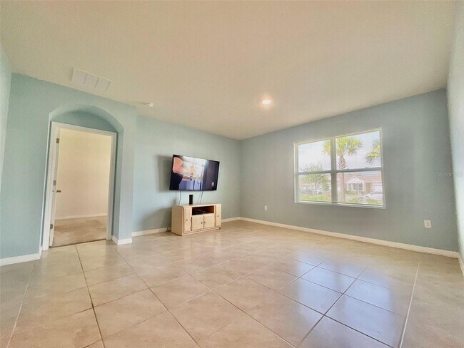 Building Photo - Harmony Rental