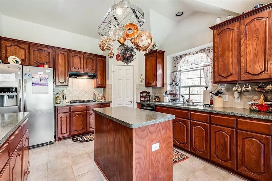 Building Photo - 7112 Brekenridge Dr