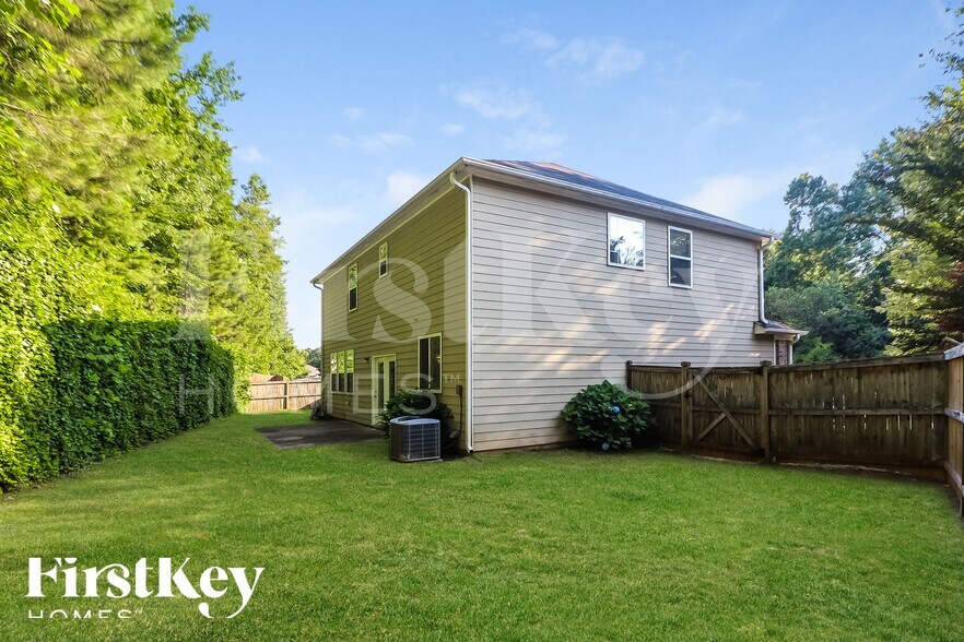 Building Photo - 422 Howell Crossing