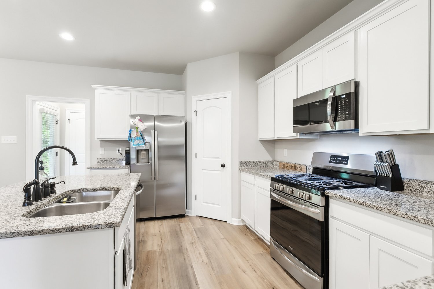 Building Photo - 60341 Sunset Oak Blvd