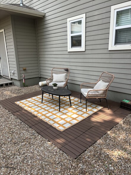 Building Photo - 1902 Haskell St