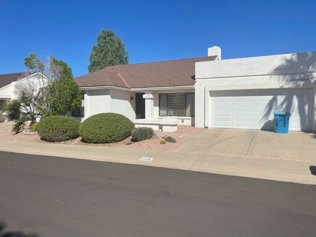 Building Photo - 1108 E Wagoner Rd