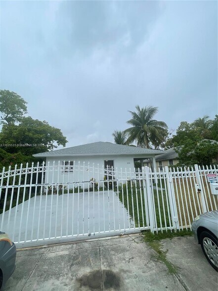 Primary Photo - 6316 NW 1st Ct