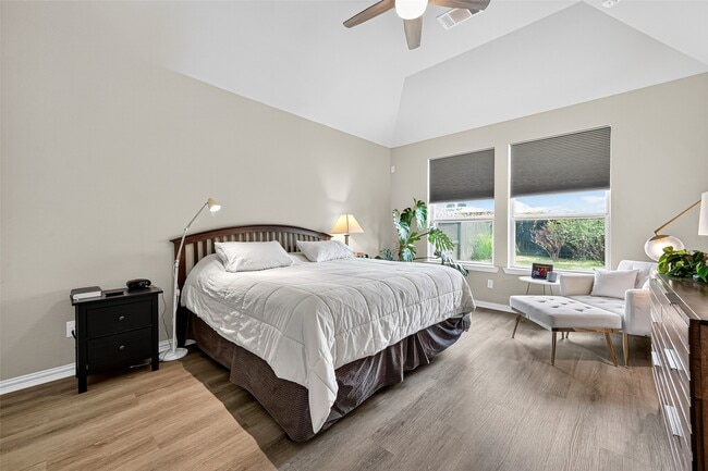 Building Photo - 3811 Lake Falls Dr