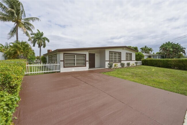 Building Photo - 3825 SW 33rd St