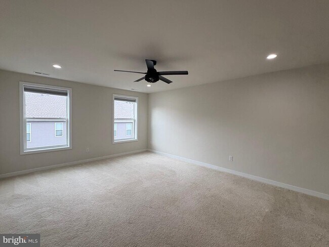 Building Photo - 208 Segel Dr