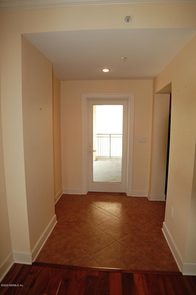 Building Photo - 525 3rd St N