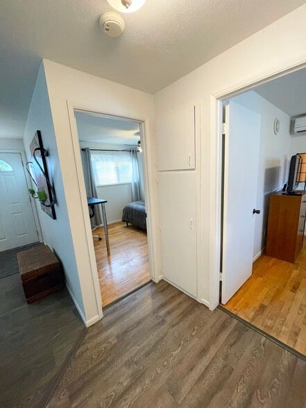 Building Photo - 455 S Morain St