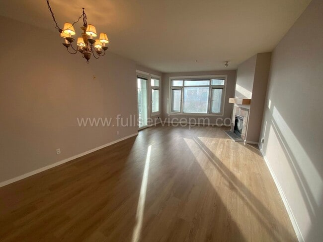 Building Photo - RARE OPENING at Waterfront Landing – Spacious Waterfront 1BR w/ Private Deck, Views & Direct Pike...