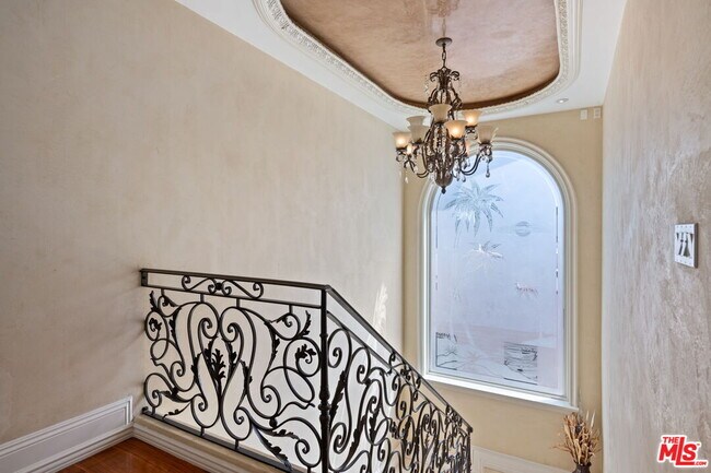 Building Photo - 2023 Parnell Ave