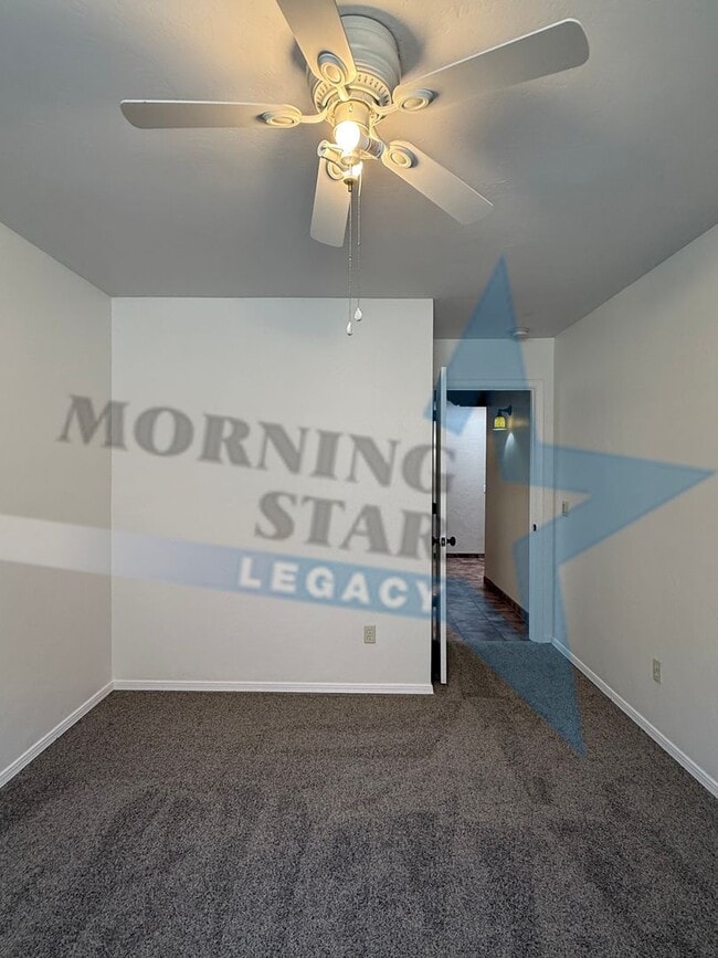 Building Photo - 4-Bedroom Home - New Carpet & Fresh Paint!