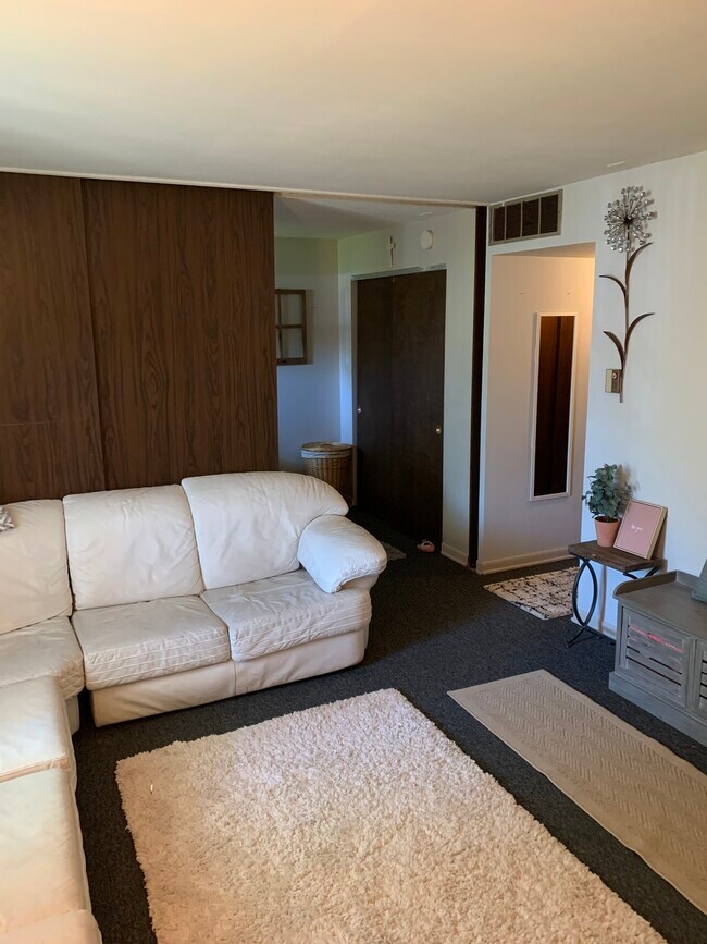 Building Photo - 24 Lynch St