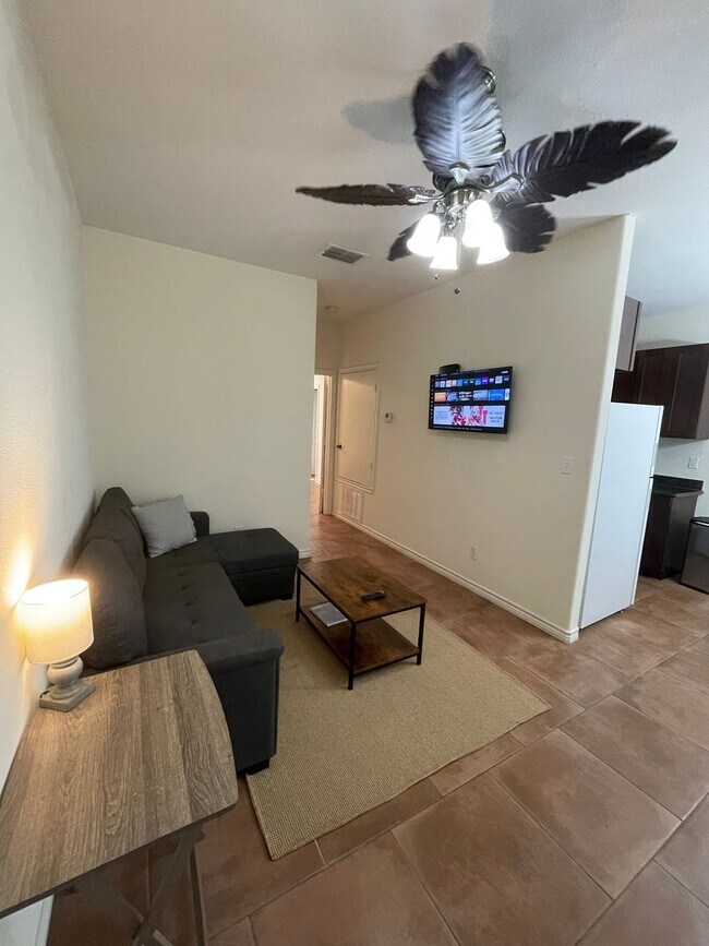 Building Photo - Brand New 1 Bedroom / 1 Bathroom Apartments in Lindale!
