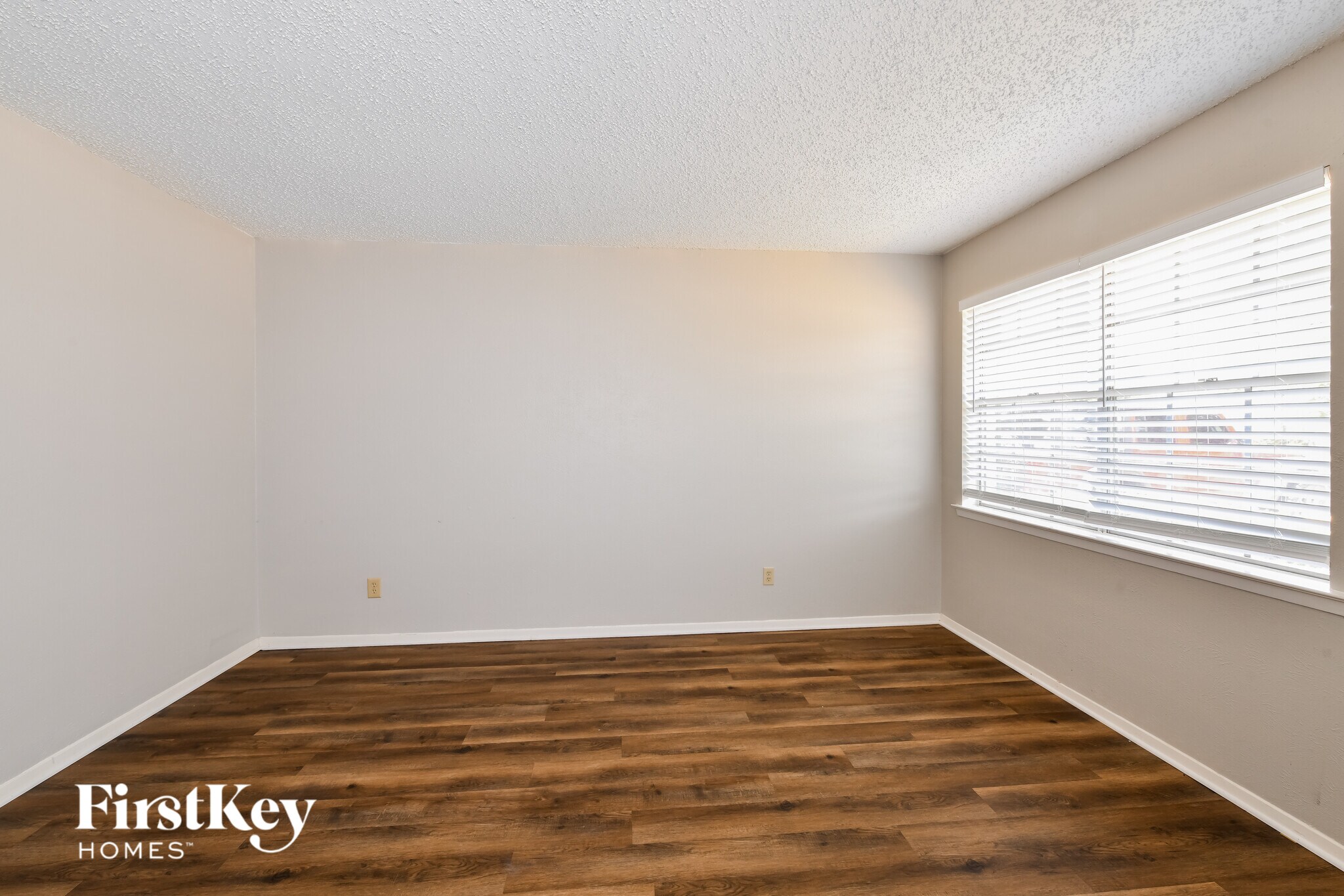 Building Photo - 612 Mesa Dr