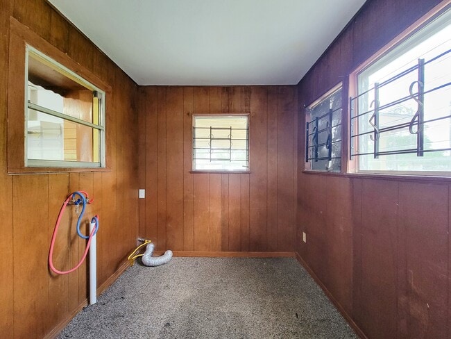 Building Photo - 409 N Parrish St