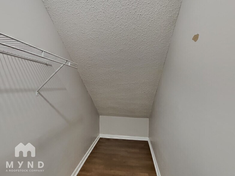 Building Photo - 629 Bennett Dr