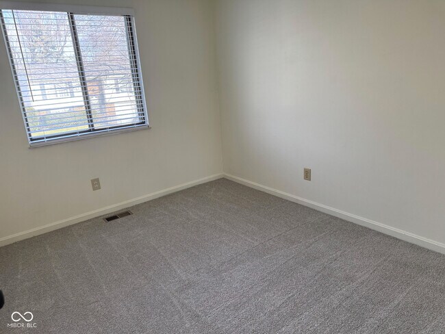 Building Photo - 7607 Home Dr